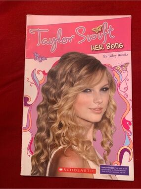 Scholastic Taylor Swift Her Song Cover - Pink and Cream